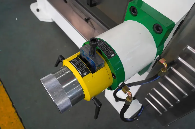 Online micro-adjust & balanced roll on Bellaex flaker for stable, on-spec flakes.