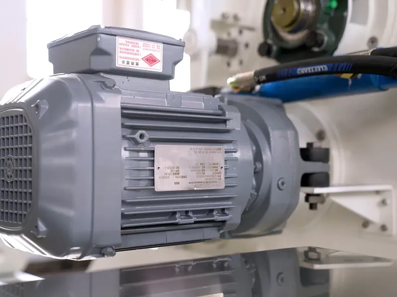 SEW Driven Feed Roll